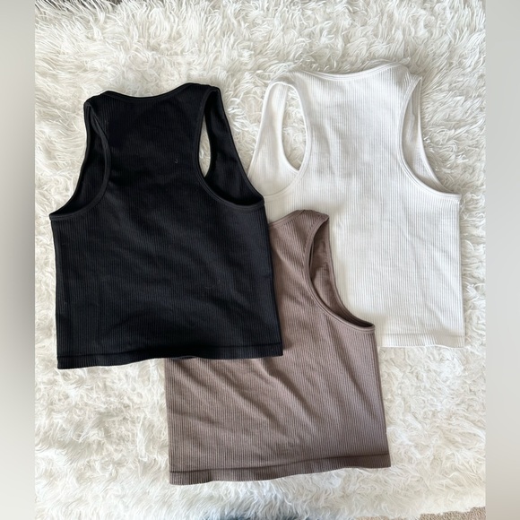 Ribbed Tank Tops Set - Picture 2 of 3